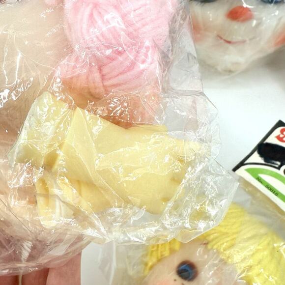 Mixed Lot Yarn Doll Head w/Hands Assorted Hair Freckles Vintage NIP - lot of 10 - Picture 16 of 16